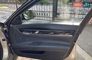 Седан BMW 7 Series 2011 в 
