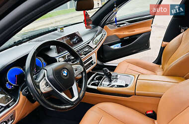 Седан BMW 7 Series 2016 в 