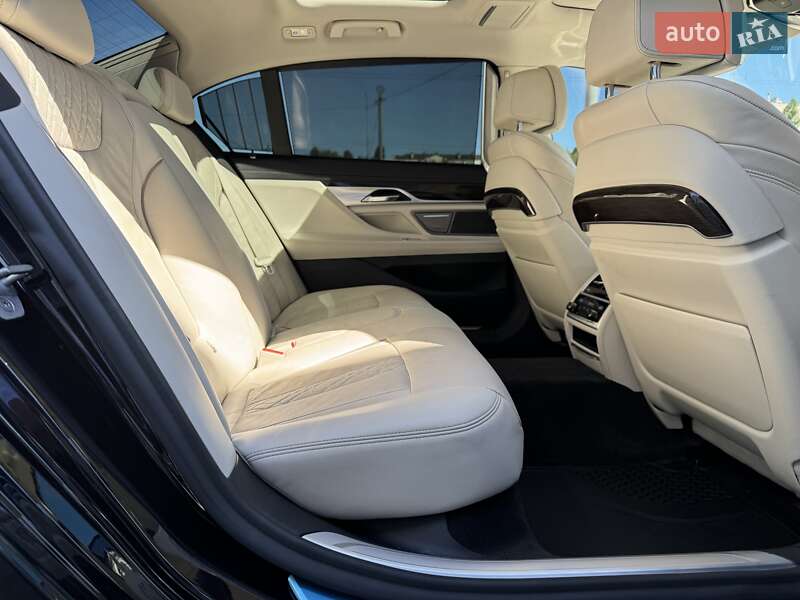 Седан BMW 7 Series 2019 в Киеве