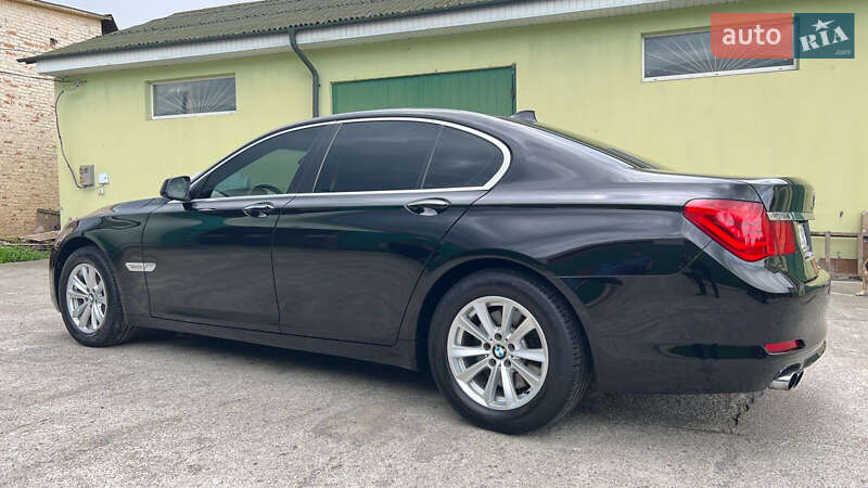 Седан BMW 7 Series 2011 в Горохове