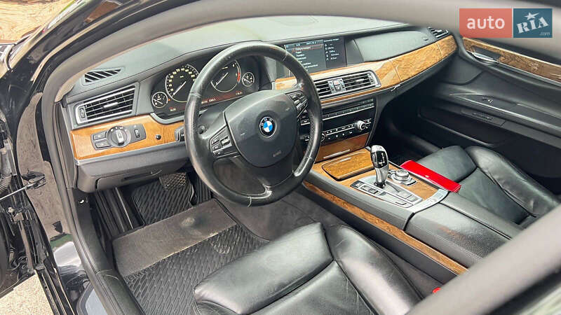 Седан BMW 7 Series 2011 в Горохове
