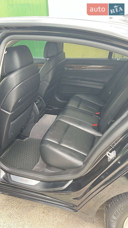 Седан BMW 7 Series 2011 в Горохове