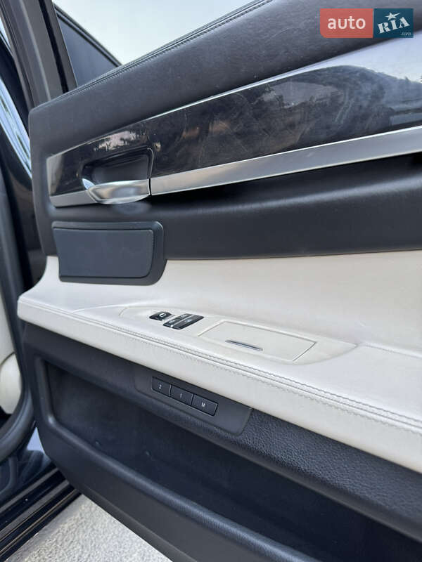 Седан BMW 7 Series 2011 в Днепре