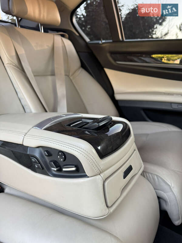 Седан BMW 7 Series 2011 в Днепре