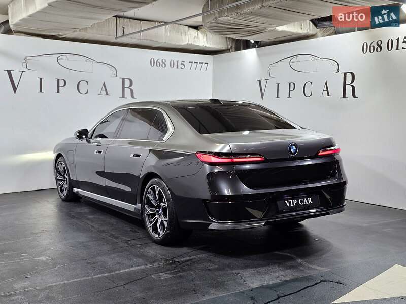 Седан BMW 7 Series 2023 в Киеве