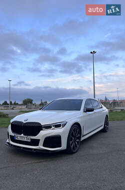 Седан BMW 7 Series 2015 в Львові