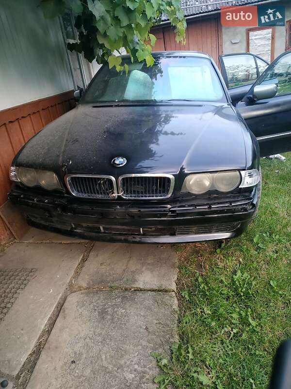 Седан BMW 7 Series 2000 в  фото Седан BMW 7 Series 2000 в
