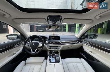 Седан BMW 7 Series 2015 в 