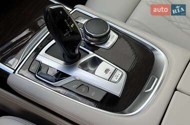 Седан BMW 7 Series 2015 в 