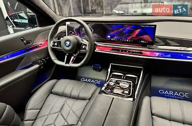 Седан BMW 7 Series 2024 в 