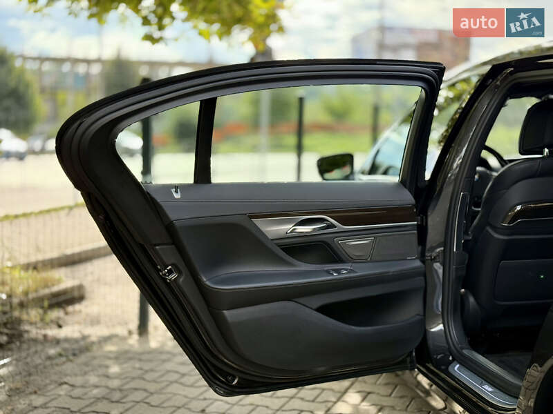 Седан BMW 7 Series 2019 в Киеве