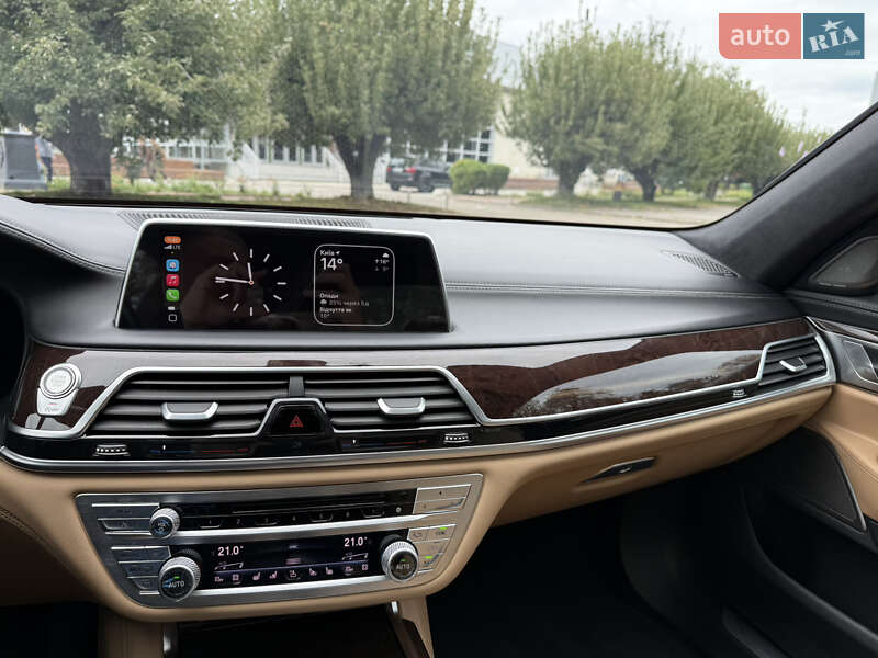 Седан BMW 7 Series 2015 в Киеве фото 40 Седан BMW 7 Series 2015 в Киеве