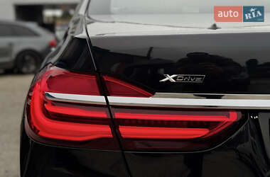 Седан BMW 7 Series 2016 в 