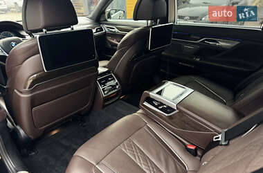 Седан BMW 7 Series 2016 в 