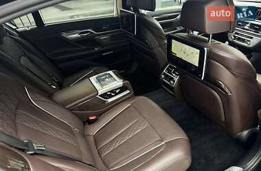 Седан BMW 7 Series 2016 в 