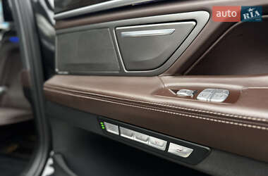 Седан BMW 7 Series 2016 в 