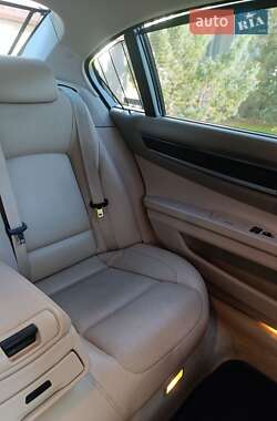 Седан BMW 7 Series 2010 в 
