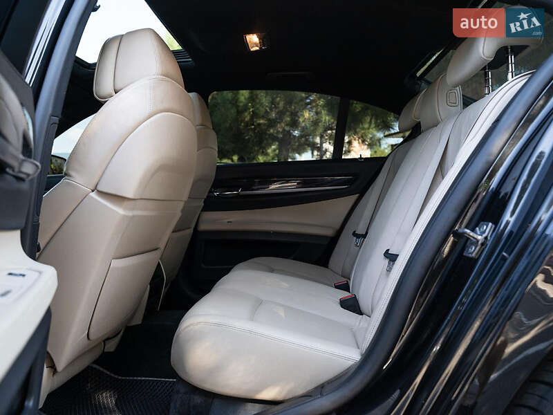 Седан BMW 7 Series 2009 в Одесі