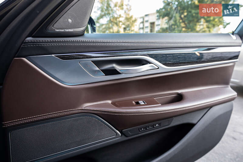 Седан BMW 7 Series 2022 в Києві