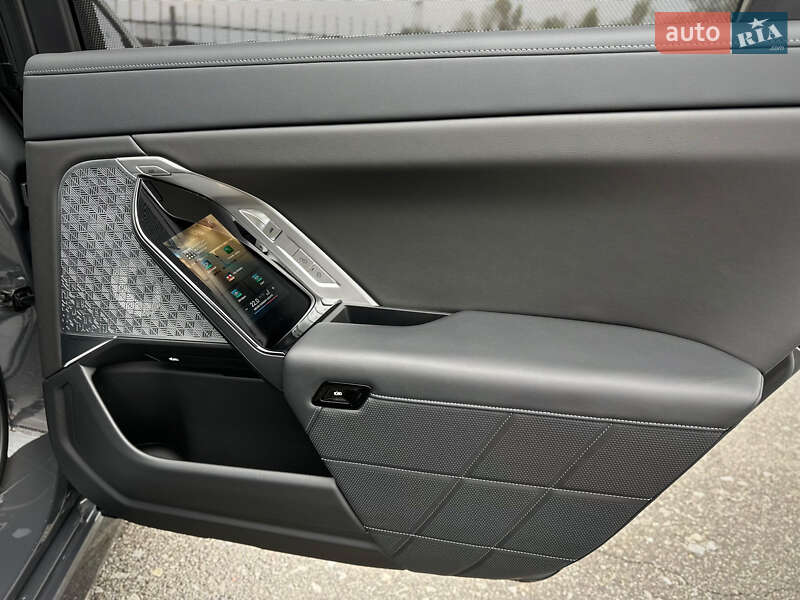 Седан BMW 7 Series 2023 в Києві фото 73 Седан BMW 7 Series 2023 в Києві