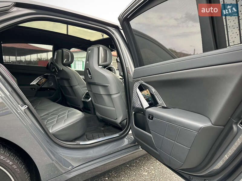 Седан BMW 7 Series 2023 в Києві фото 80 Седан BMW 7 Series 2023 в Києві