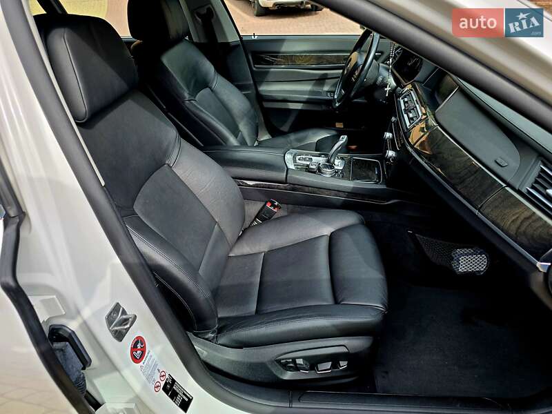 Седан BMW 7 Series 2014 в Мукачево