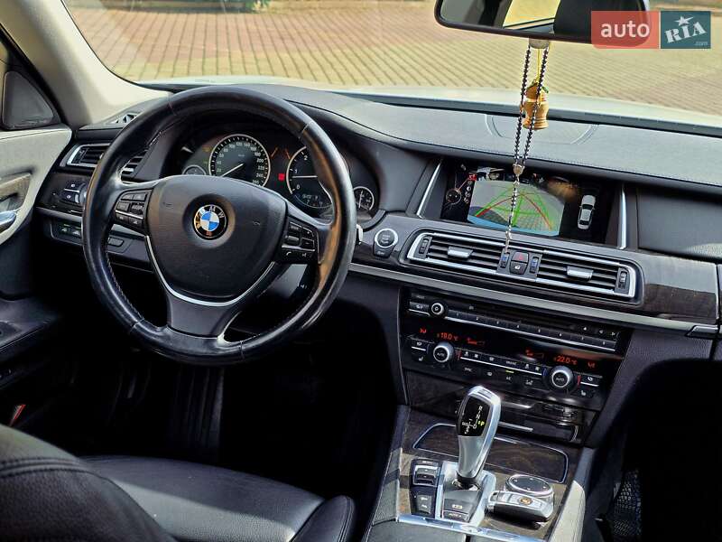 Седан BMW 7 Series 2014 в Мукачево