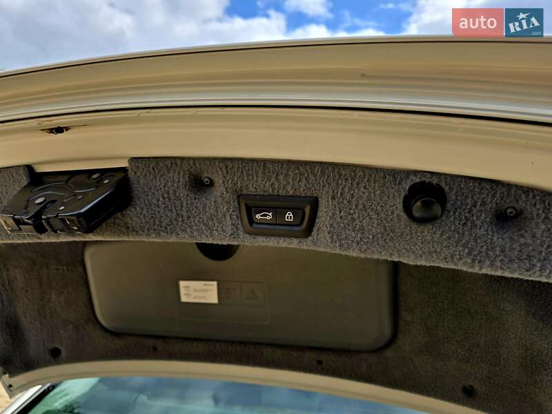 Седан BMW 7 Series 2014 в Мукачево