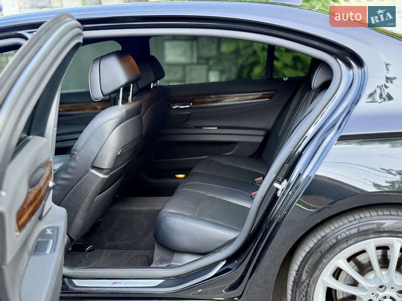Седан BMW 7 Series 2013 в Черновцах