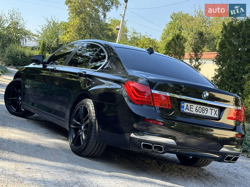 Седан BMW 7 Series 2009 в Днепре