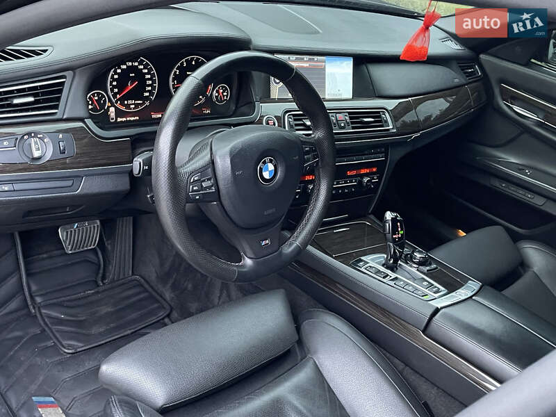 Седан BMW 7 Series 2009 в Днепре