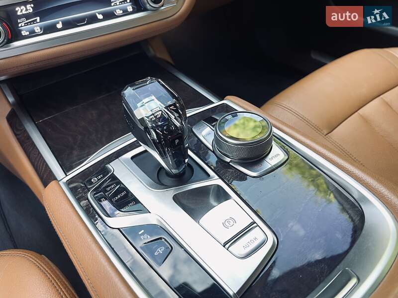 Седан BMW 7 Series 2017 в Запоріжжі