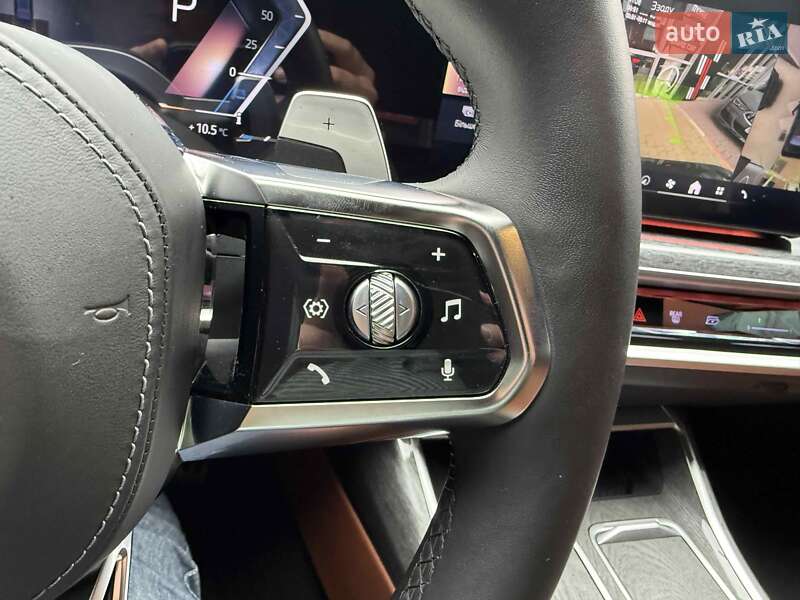 Седан BMW 7 Series 2024 в Львове