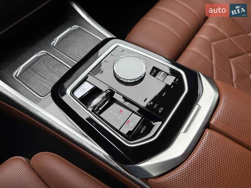 Седан BMW 7 Series 2024 в Львове