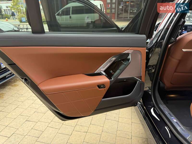 Седан BMW 7 Series 2024 в Львове