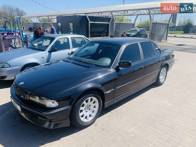 Седан BMW 7 Series 1996 в Днепре