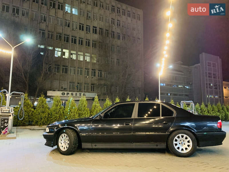Седан BMW 7 Series 1996 в Днепре