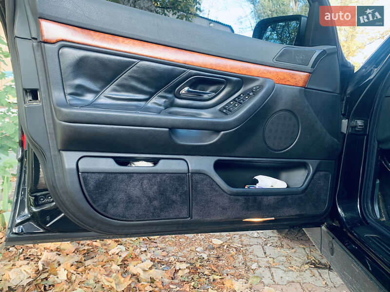 Седан BMW 7 Series 1996 в Днепре