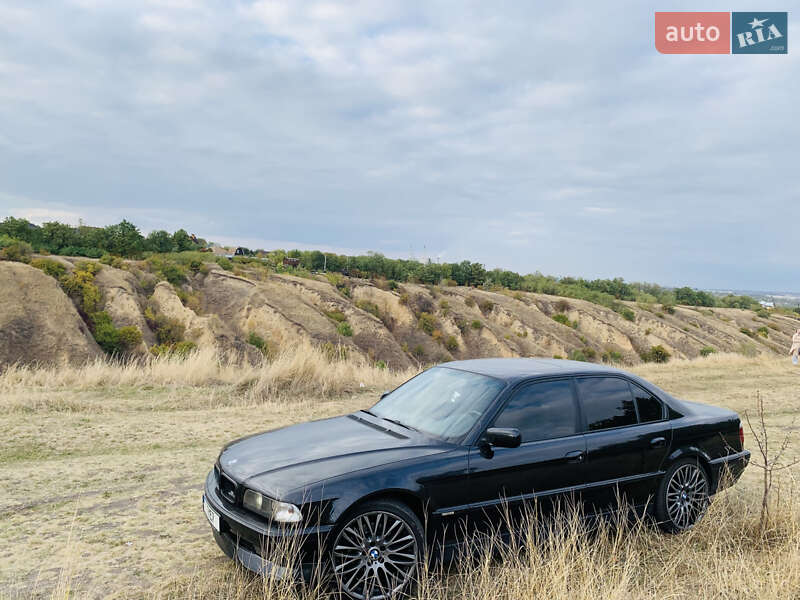 Седан BMW 7 Series 1996 в Днепре