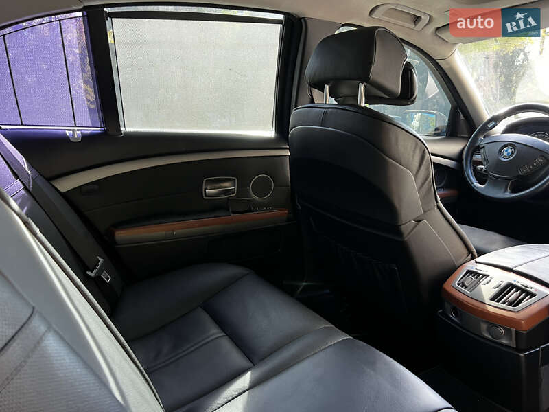 Седан BMW 7 Series 2004 в Києві