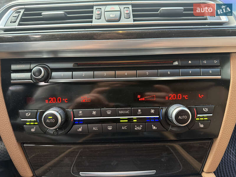 Седан BMW 7 Series 2013 в Черновцах