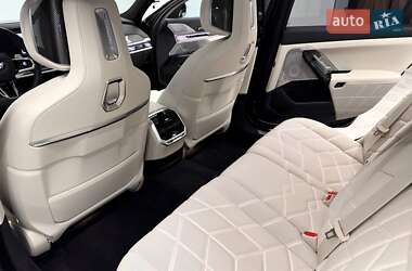 Седан BMW 7 Series 2025 в 