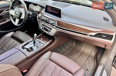 Седан BMW 7 Series 2022 в 