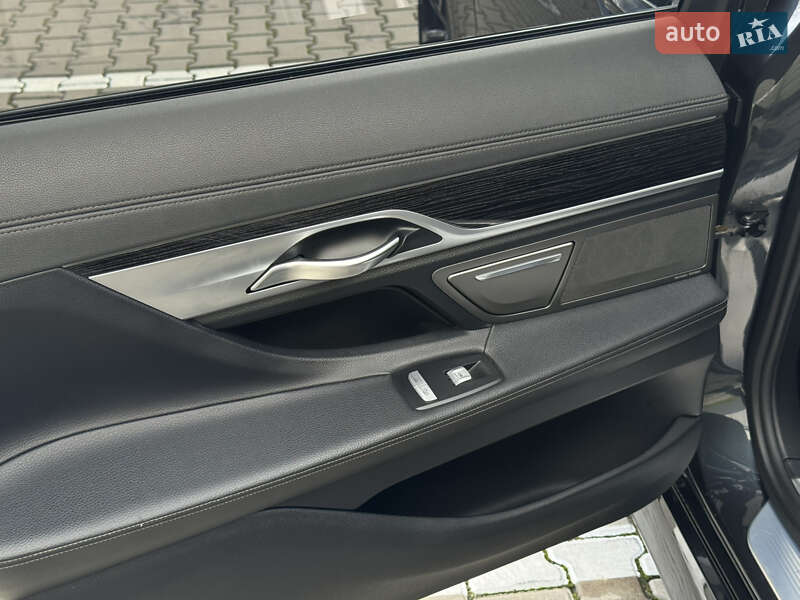 Седан BMW 7 Series 2016 в Ивано-Франковске