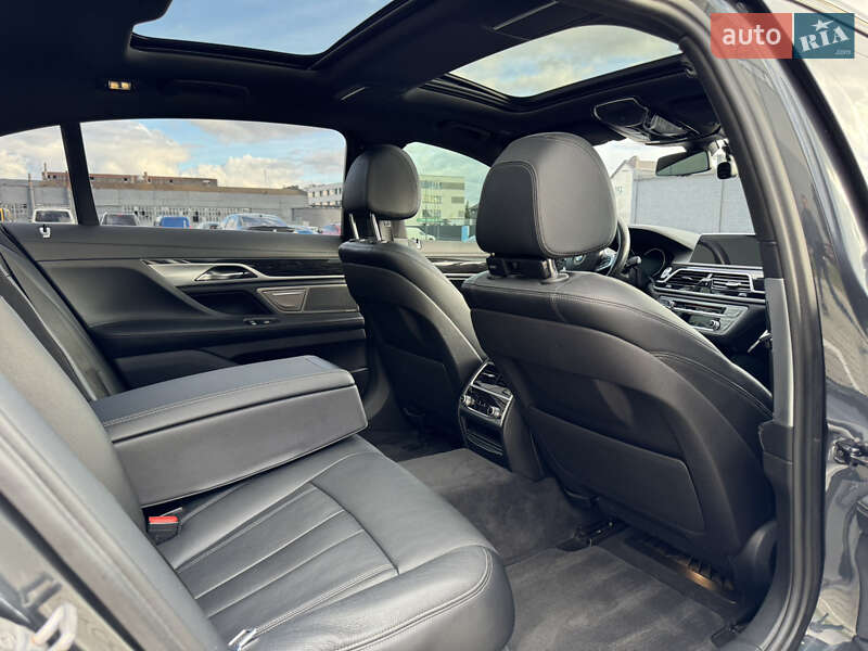Седан BMW 7 Series 2016 в Ивано-Франковске