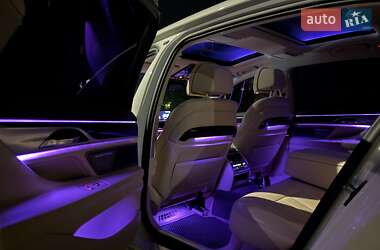 Седан BMW 7 Series 2016 в 