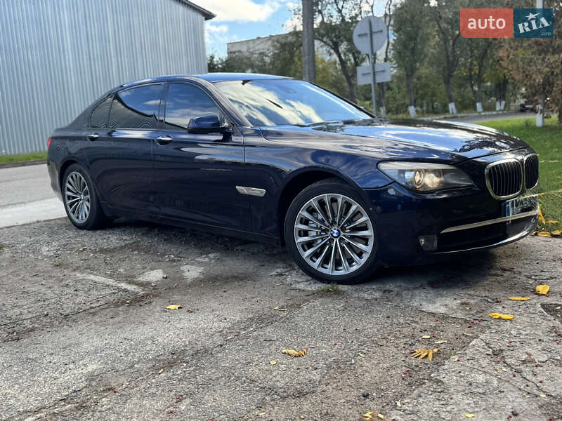 Седан BMW 7 Series 2010 в Луцке