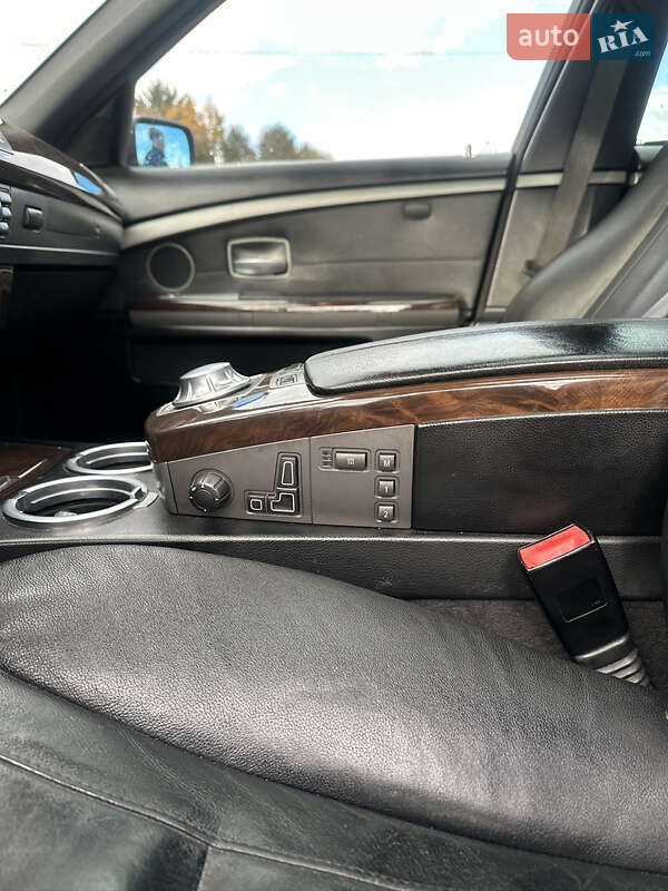Седан BMW 7 Series 2003 в Радивилове