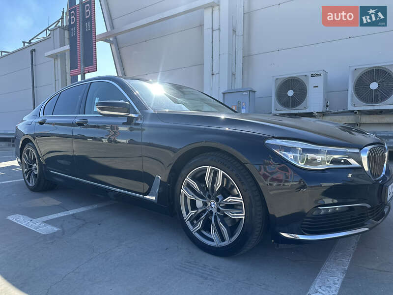 Седан BMW 7 Series 2016 в Киеве