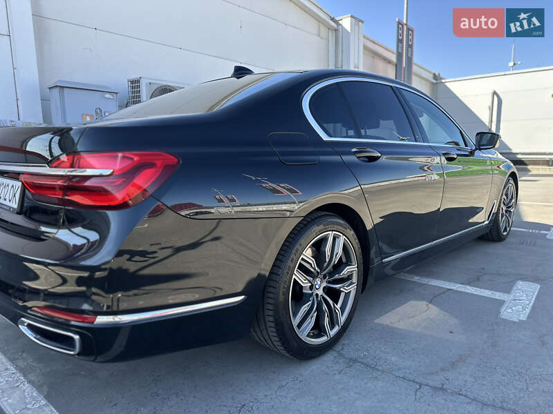 Седан BMW 7 Series 2016 в Киеве